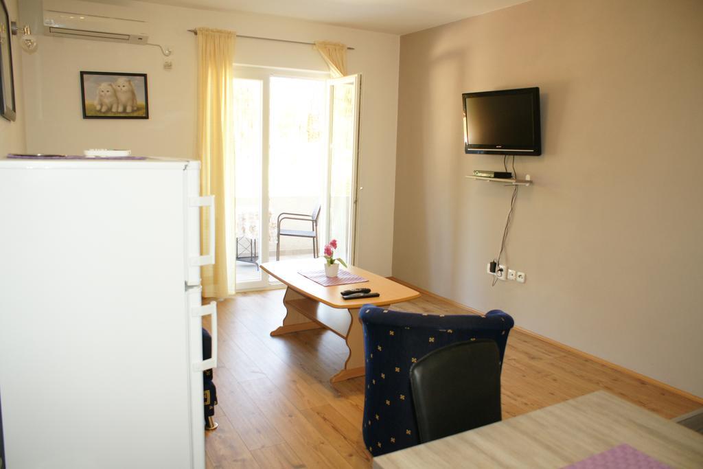 Apartments Martina Bibinje Bagian luar foto