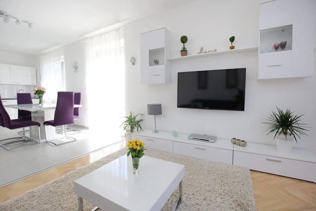Apartments Martina Bibinje Bagian luar foto