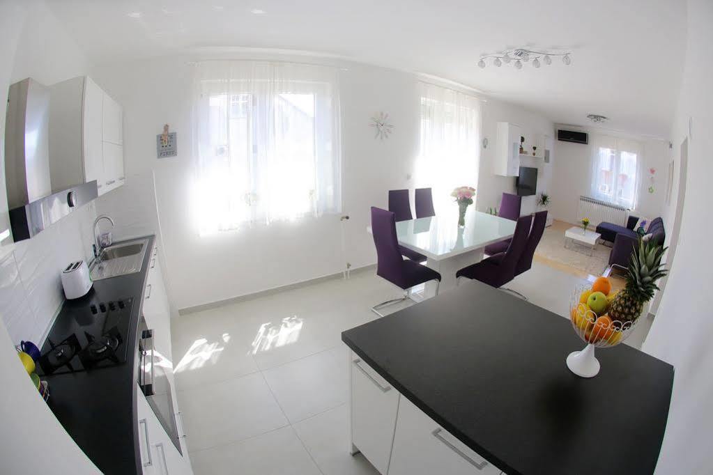 Apartments Martina Bibinje Bagian luar foto