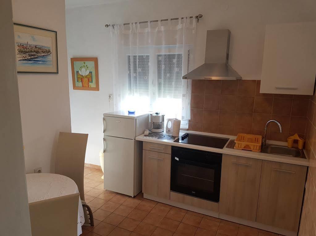 Apartments Martina Bibinje Bagian luar foto