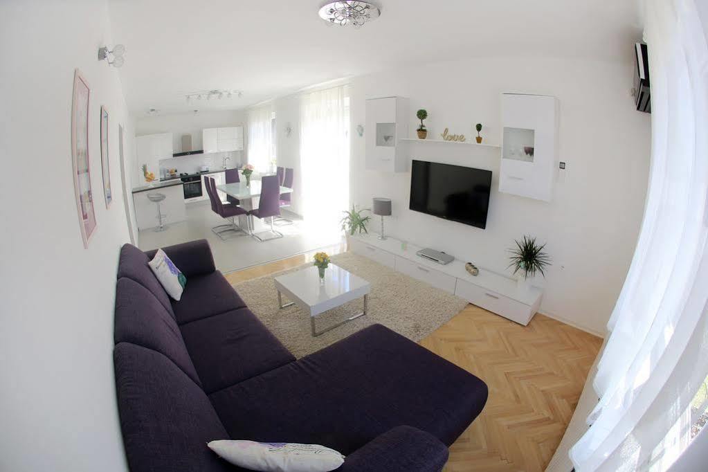Apartments Martina Bibinje Bagian luar foto